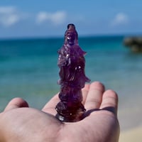 〈深い癒しと慈悲の光に包まれる〉 【希少・天然アメトリン　スペシャルハイグレード／大サイズ　クァンイン観音様カービング】