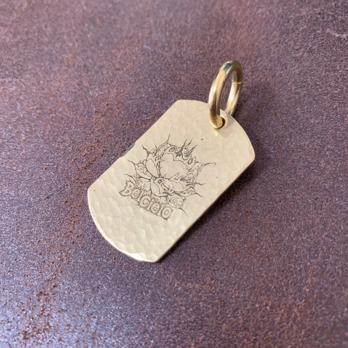 ㉒Dog Tag 薔薇 チェーン付き 真鍮 Bel Cielo 真鍮製 アガベドッグタグキーホルダー 槌目Ver. | RYANS