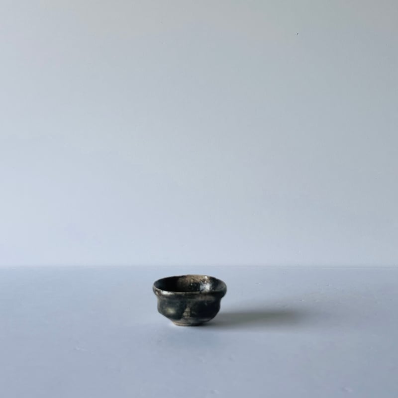 T−165 辻村史朗 引出黒ぐい呑 共箱後日発送 Shiro Tsujimura – Hik