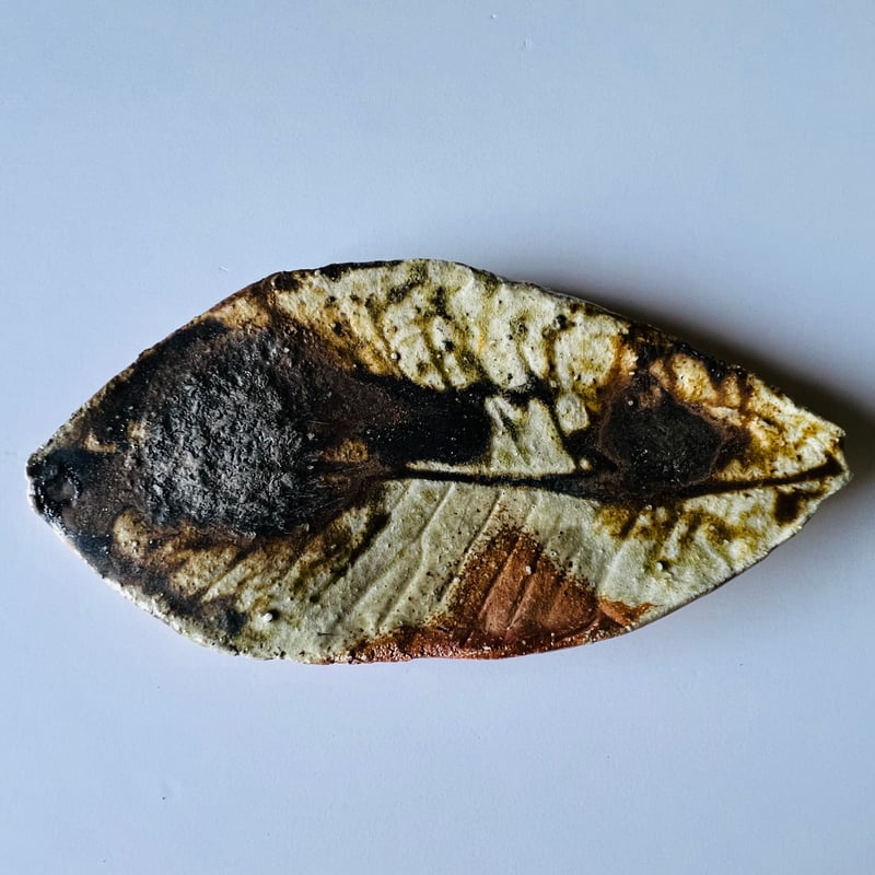 T−190 辻村史朗 伊賀葉皿 共箱後日発送 Shiro Tsujimura Leaf-Sha