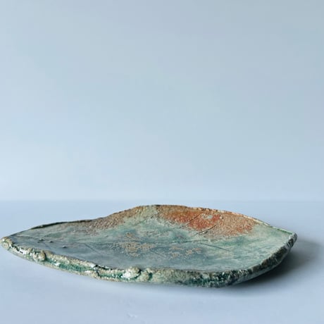 Fー39 古谷和也　信楽葉皿　    Kazuya Furutani – Shigaraki Leaf Plate