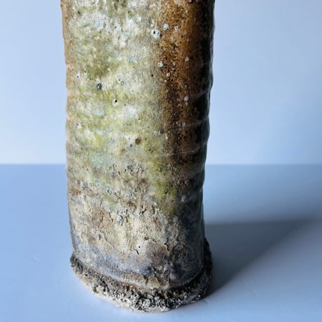 T−155 辻村史朗　伊賀花入　共箱後日発送  Shiro Tsujimura – Iga Flower Vase