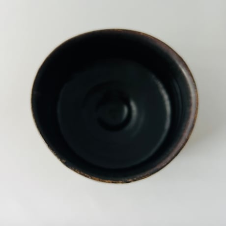 T−195 辻村史朗 引出黒茶碗　共箱付　Shiro Tsujimura – Hikidashi Kuro Tea Bowl