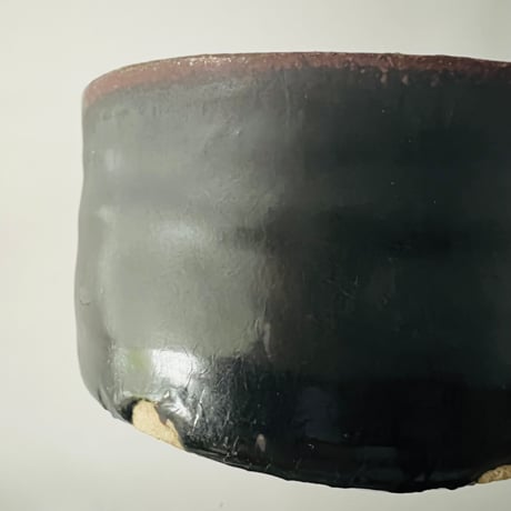 T−195 辻村史朗 引出黒茶碗　共箱付　Shiro Tsujimura – Hikidashi Kuro Tea Bowl