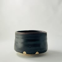 T−195 辻村史朗 引出黒茶碗　共箱付　Shiro Tsujimura – Hikidashi Kuro Tea Bowl