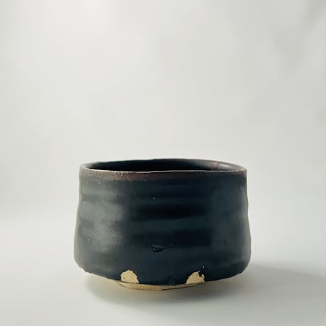 T−195 辻村史朗 引出黒茶碗　共箱付　Shiro Tsujimura – Hikidashi Kuro Tea Bowl