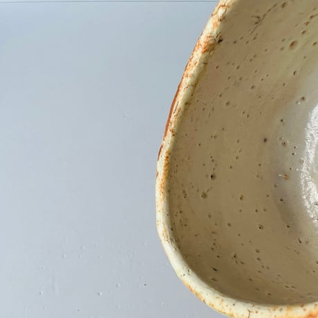 T−154 辻村史朗　志野茶碗  共箱付  Shiro Tsujimura – Shino Tea Bowl