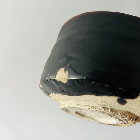 T−195 辻村史朗 引出黒茶碗　共箱付　Shiro Tsujimura – Hikidashi Kuro Tea Bowl