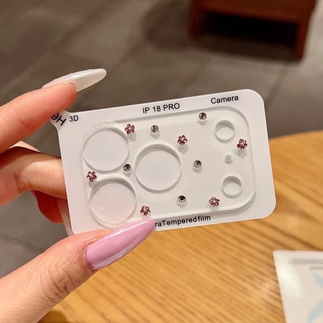 CUTECASE  カメラ保護カバー キラキラお花ラインストーン付き iPhone18Pro/18ProMax ラメ入り レンズ保護フイルム 傷防止＆おしゃれ CM6865