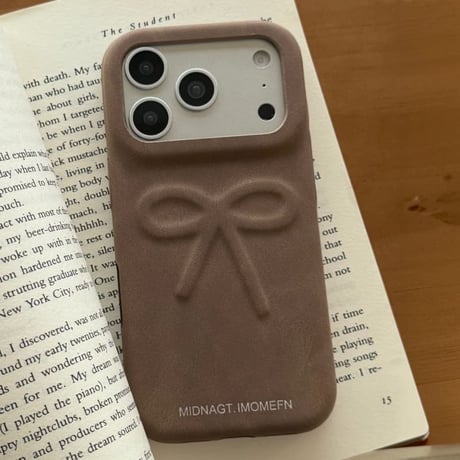 CUTECASE 立体エンボスリボン iPhone18Pro/18ProMaxカバー スエード調 レザー iPhone17/16Pro/15ケース くすみカラー 衝撃吸収 秋冬トレンド CM6838