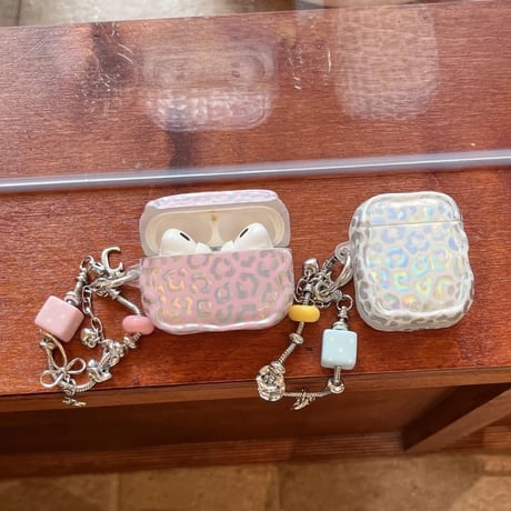 CUTECASE ヒョウ柄 Airpods Pro3ケース 艶感 Airpods4/3カバー pro2/Pro1ケース 可愛いキーホルダー うねうねCM6549