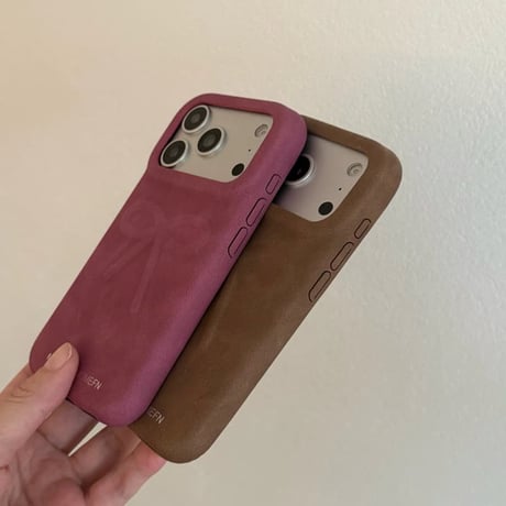 CUTECASE 立体エンボスリボン iPhone18Pro/18ProMaxカバー スエード調 レザー iPhone17/16Pro/15ケース くすみカラー 衝撃吸収 秋冬トレンド CM6838