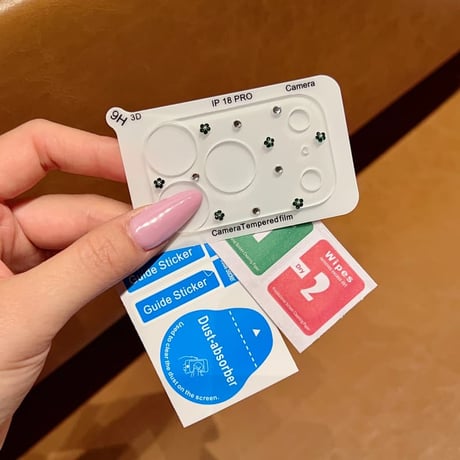 CUTECASE  カメラ保護カバー キラキラお花ラインストーン付き iPhone18Pro/18ProMax ラメ入り レンズ保護フイルム 傷防止＆おしゃれ CM6865