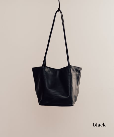 RELAXED LAMBSKIN BAG