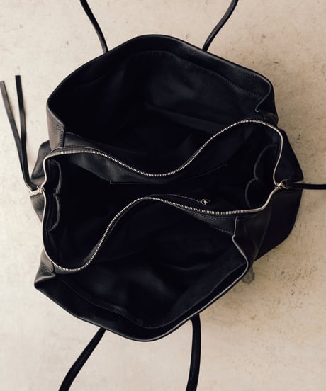 LARGE LEATHER CARRY BAG