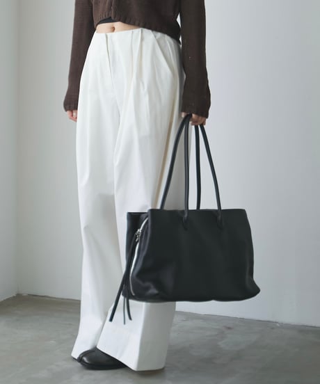 LARGE LEATHER CARRY BAG