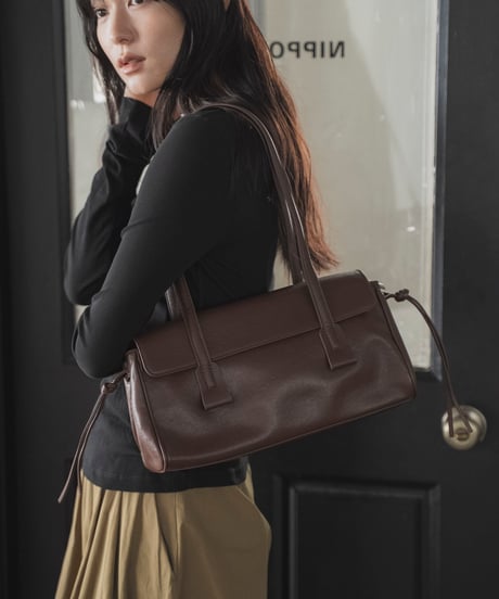 LEATHER FLAP SHOULDER BAG