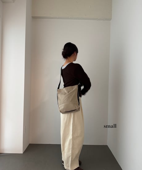 CANVAS BUCKET BAG