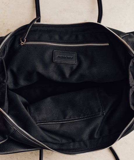 LARGE LEATHER CARRY BAG