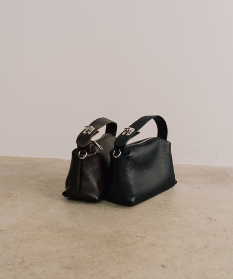 HANDLE DETAIL LUNCHBOX BAG