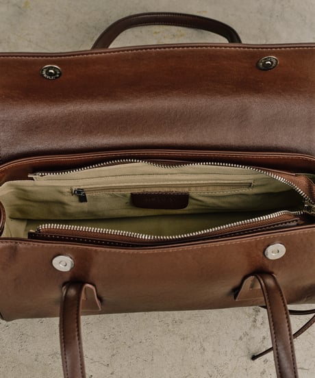 LEATHER FLAP SHOULDER BAG