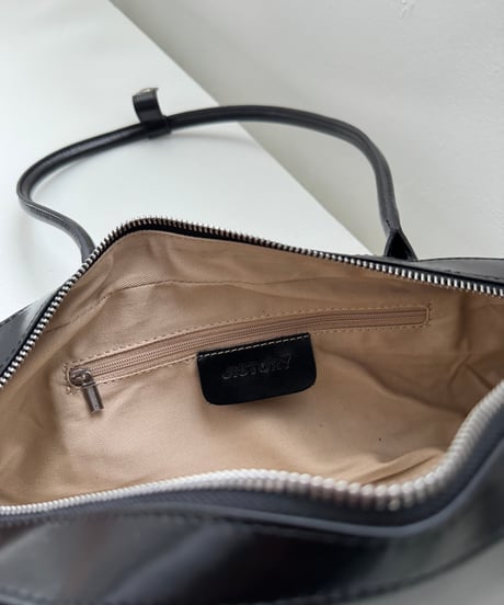 THE BAGUETTE SHOULDER BAG