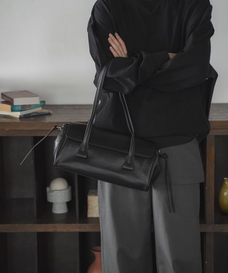 LEATHER FLAP SHOULDER BAG