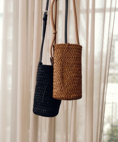 ESSENTIAL MINI BUCKET BAG