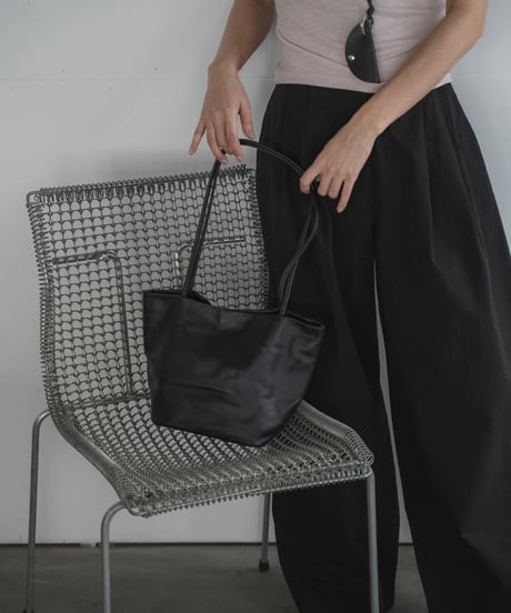 RELAXED LAMBSKIN BAG