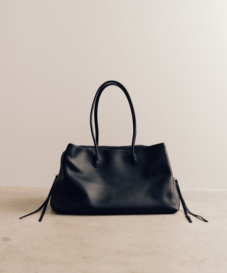 LARGE LEATHER CARRY BAG