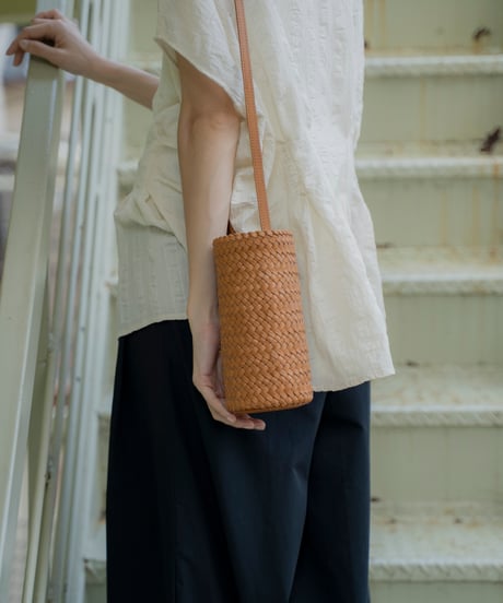 ESSENTIAL MINI BUCKET BAG