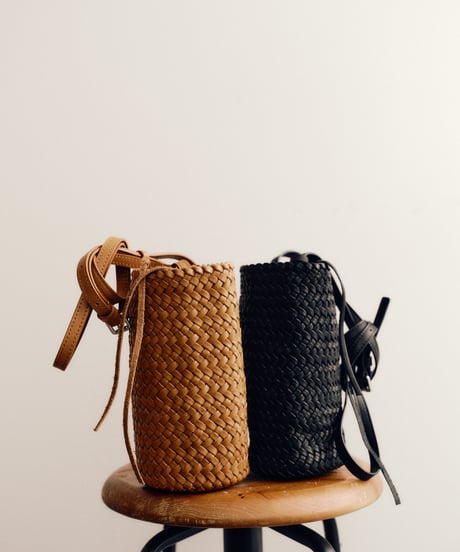 ESSENTIAL MINI BUCKET BAG