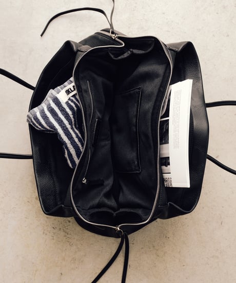 LARGE LEATHER CARRY BAG
