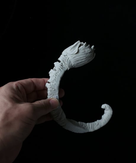 79) 緒　幅11.5/縦17/高さ3.5cm（素材：陶）