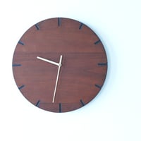 Modern round clock
