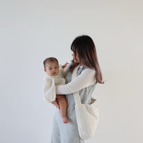 Airy shoulder bag