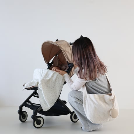 Airy shoulder bag