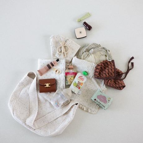Airy shoulder bag