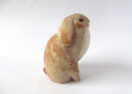 イキモノ雑貨 豆福堂 うさぎの置物1 茶