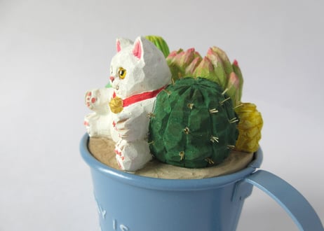 あたり工房　木彫り猫の小物入れ ＊白猫