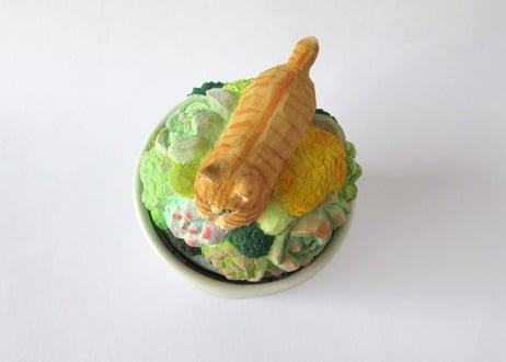 あたり工房　木彫り猫の小物入れ大 ＊チャトラ猫