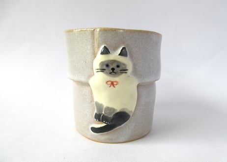 近藤佳寿子 巻きカップ＊白＆グレーねこ