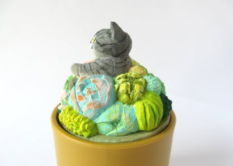 あたり工房　木彫り猫の小物入れ大 ＊サバトラ猫