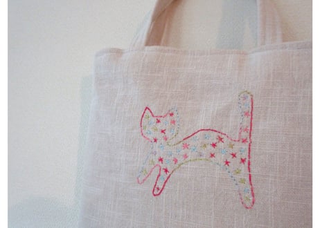 ねこ刺繍＊リネンの手提げ＊グラデーション