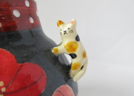 近藤佳寿子　三毛猫の花器