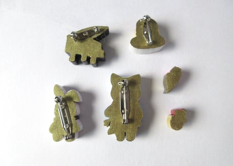 chaconoa 木箱入り ブローチセット