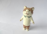 イキモノ雑貨 豆福堂 猫の置物 茶ハチワレ猫