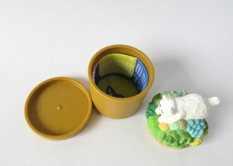 あたり工房　木彫り猫の小物入れ小 ＊白猫