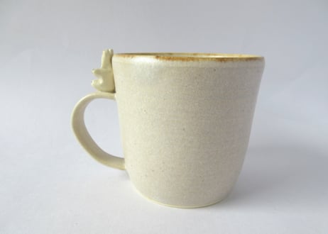 近藤佳寿子 うさぎのりマグカップ