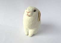 イキモノ雑貨 豆福堂 うさぎの置物２ 白×茶